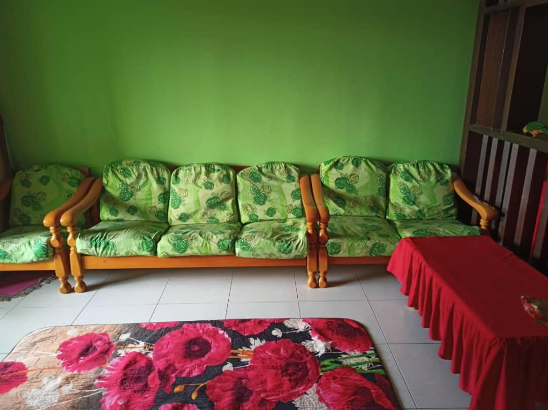 Zous Homestay Banting  Exterior photo